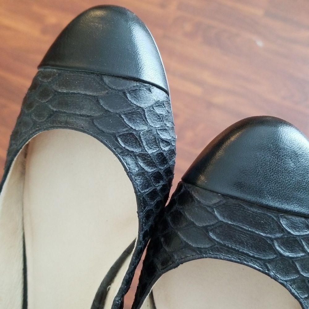 Leather flat shoes - Picture 6 of 7